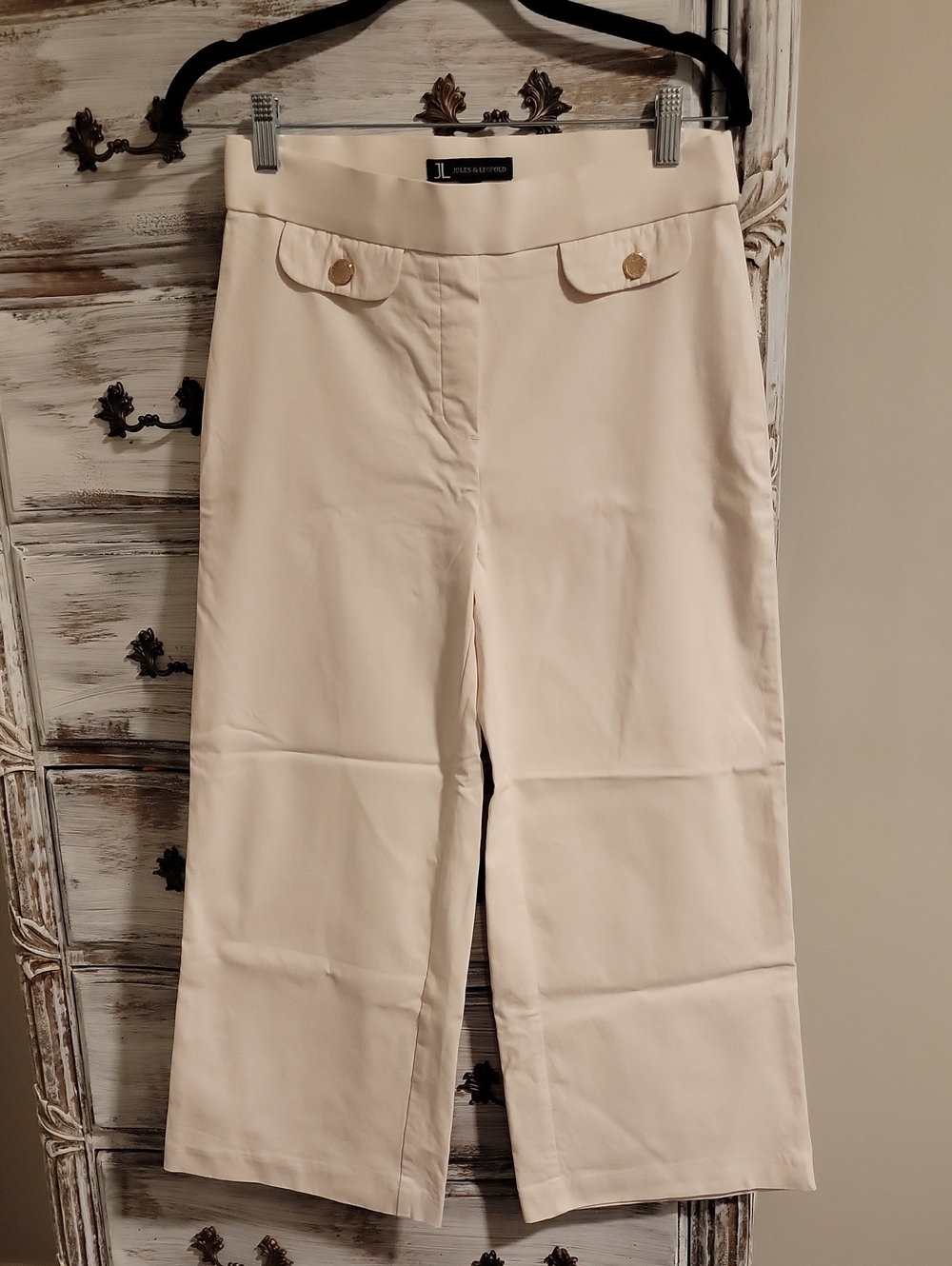 Jules & Leopold Light Cream Wide-Leg Cropped Pants with Gold Buttons